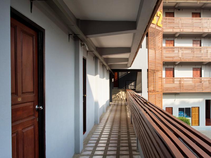 B2 Santitham Hotel Chiang Mai Bagian luar foto