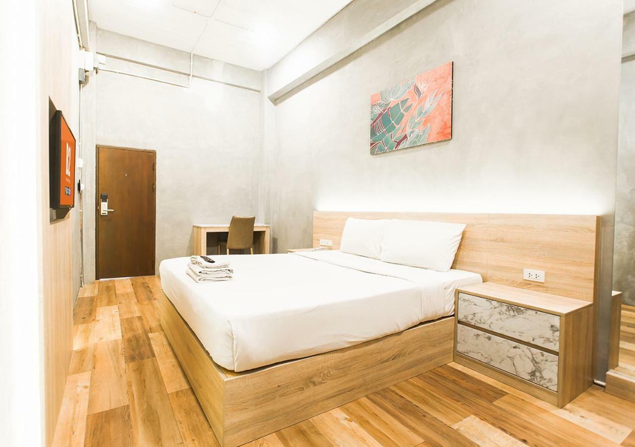 B2 Santitham Hotel Chiang Mai Bagian luar foto