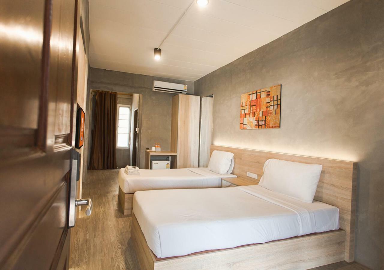 B2 Santitham Hotel Chiang Mai Bagian luar foto